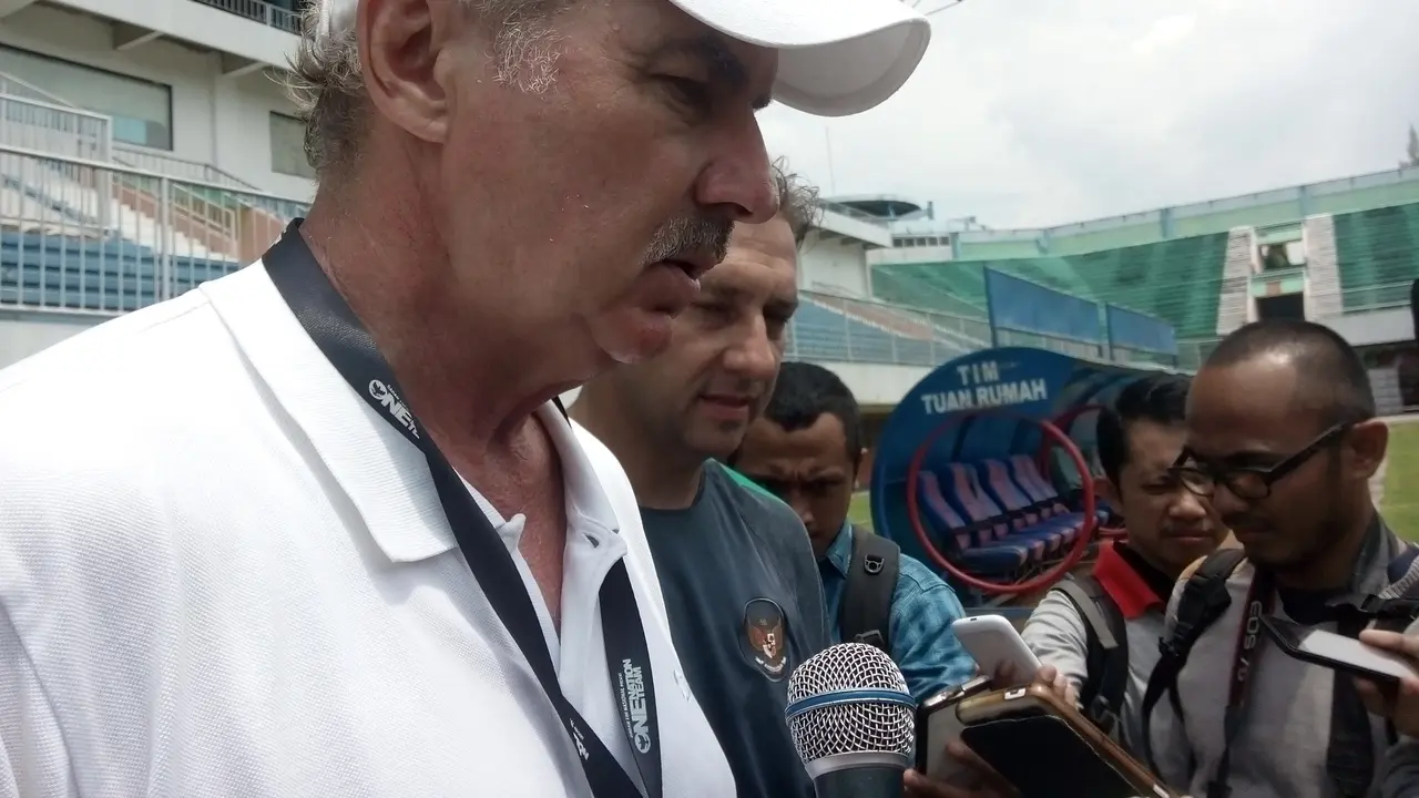 Alfred Riedl