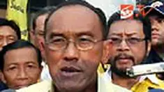 Ketua Umum Partai Golkar Aburizal Bakrie menyayangkan keputusan Anggito Abimanyu mundur sebagai Kepala Badan Kebijakan Fiskal Kementerian Keuangan. 