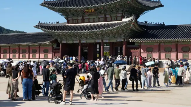 Rayakan Chuseok, Warga Korea Serbu Istana Gyeongbok