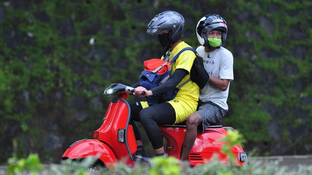 Kiper Arema FC, Teguh Amiruddin.