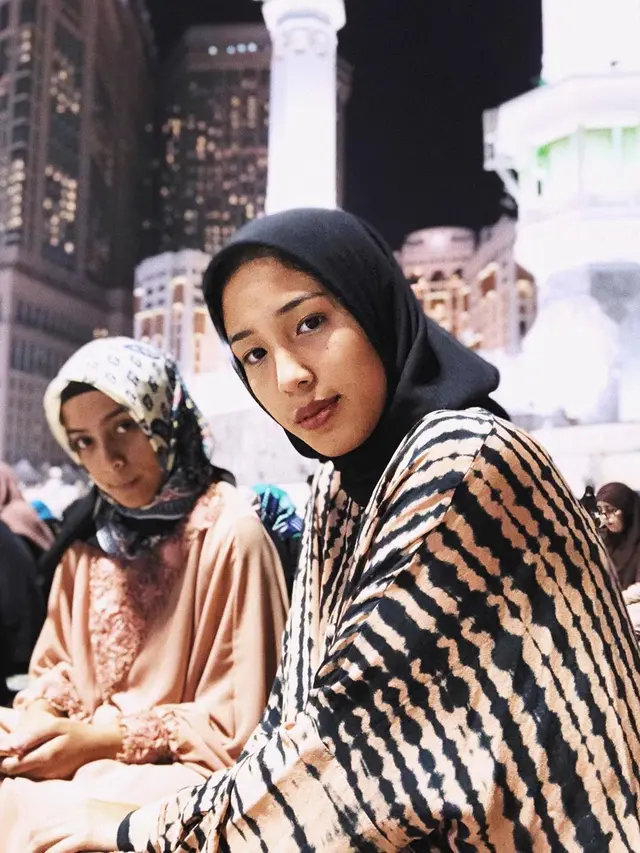 Makin Dewasa dan Cantik, Ini 6 Potret Kedua Anak Dede Yusuf