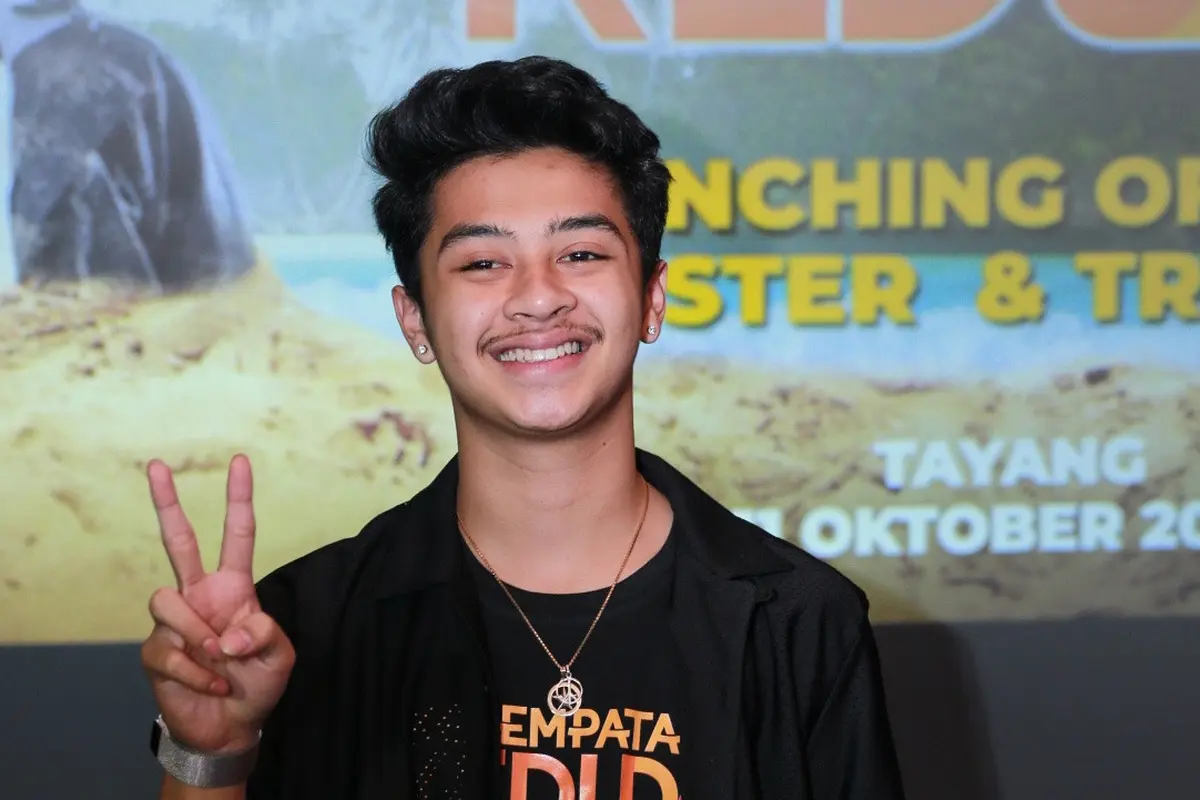 [Bintang] Bastian Steel
