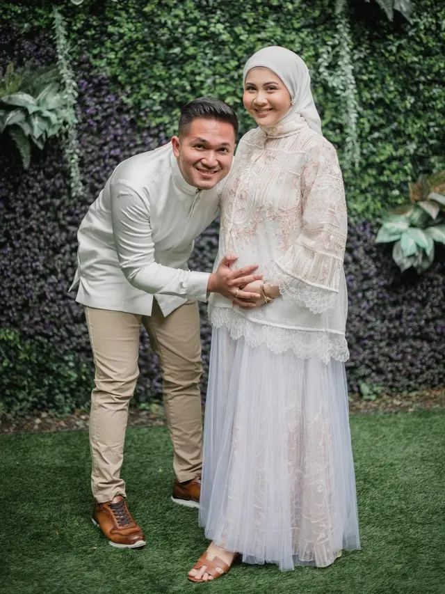 6 Potret Tasyakuran Empat Bulan Kehamilan Kesha Ratuliu, Penuh Kebahagiaan
