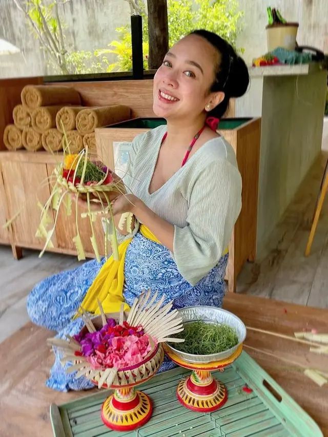 6 Potret Dea Ananda Babymoon di Bali, Baby Bumpnya Curi Perhatian