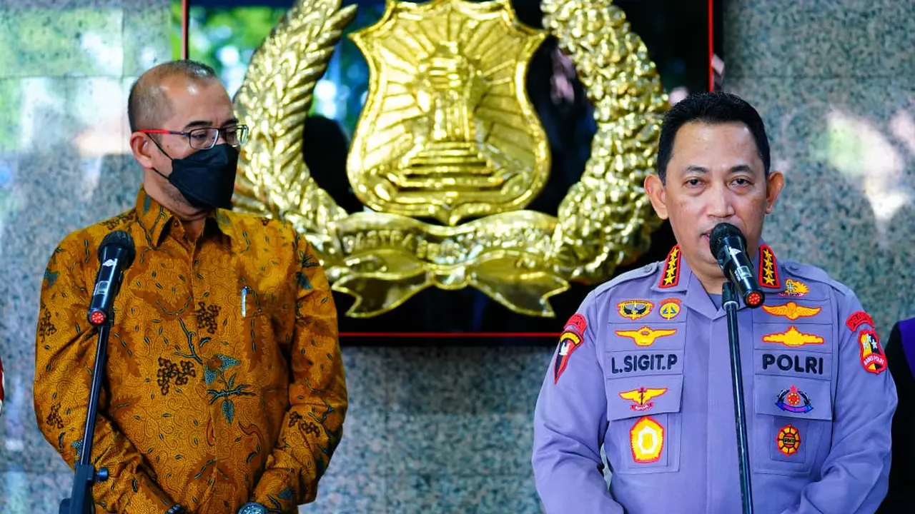 Kapolri Jendral Listyo Sigit Prabowo menerima audiensi Komisioner Komisi Pemilihan Umum Republik Indonesia di Gedung Mabes Polri, Jakarta Selatan, Senin (23/5/2022). (Liputan6/Adu Anugrahadi)