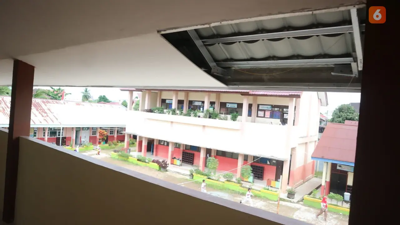 Atap Sekolah Dasar Jebol