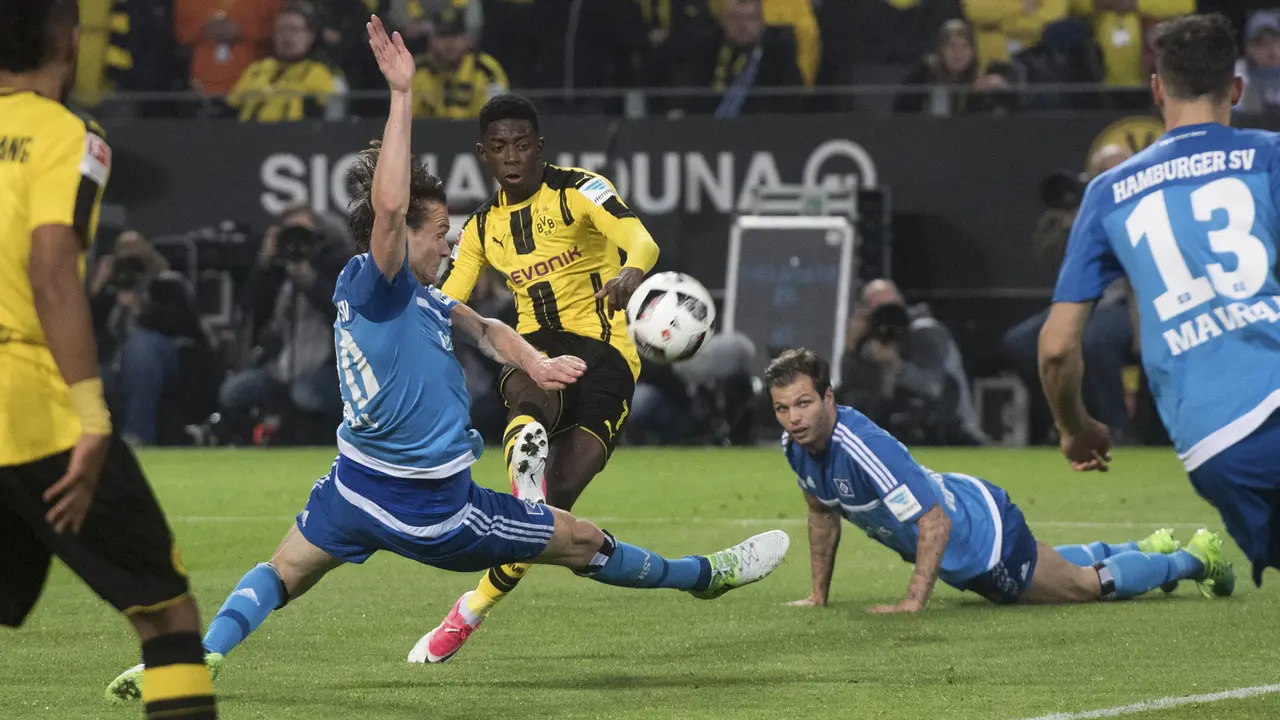 Kalahkan Hamburg SV, Borussia Dortmund Tetap Peringkat ke Empat