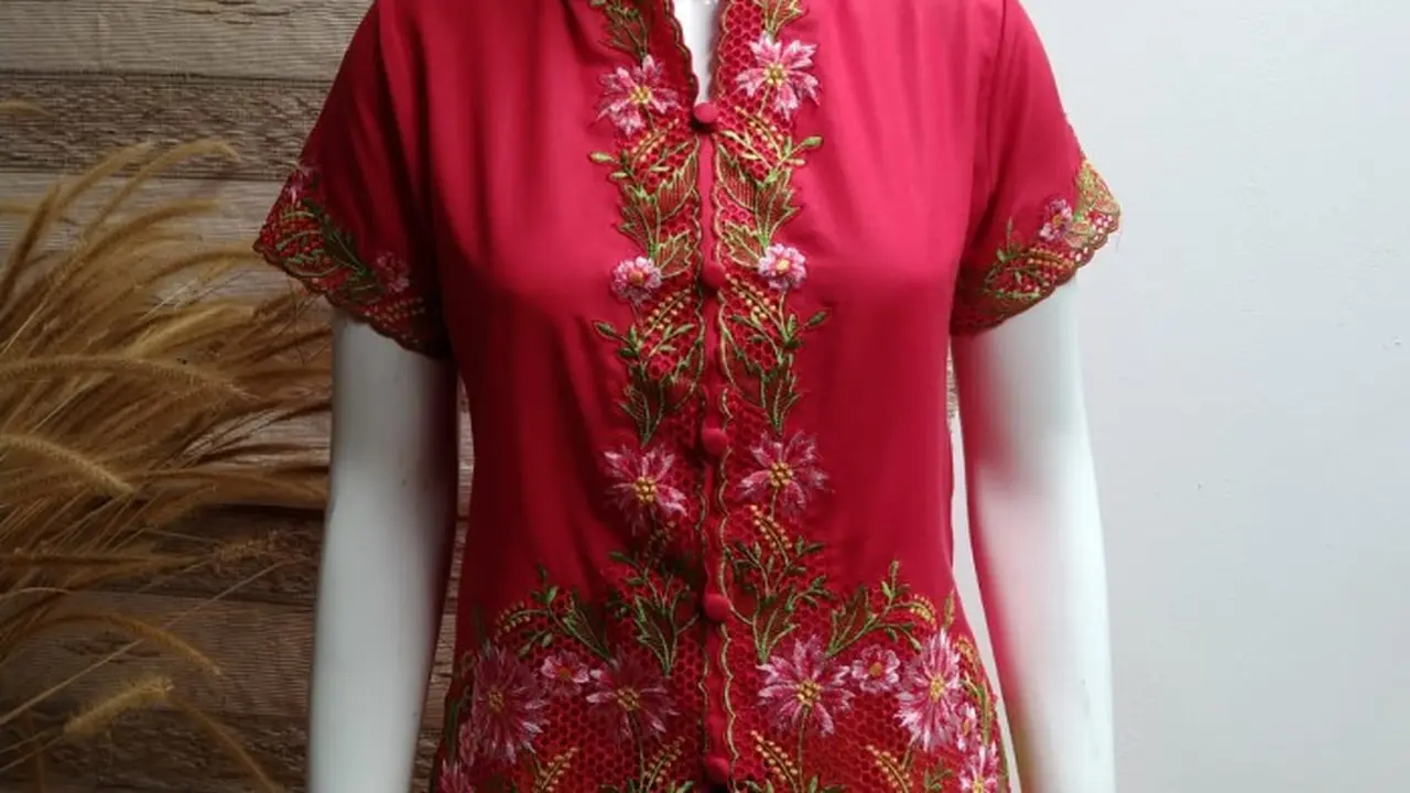 10 Rekomendasi Kebaya Wanita Gemuk Terbaru 2024, Bikin Tampil Cantik dan Elegan saat Lebaran