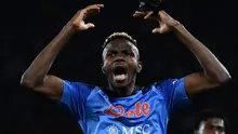 Selebrasi striker Napoli, Victor Osimhen setelah mencetak gol ke gawang Atalanta pada laga Liga Italia 2022/2023 di Diego Armando Maradona Stadium, Naples (11/3/2023). Victor Osimhen yang didatangkan Napoli dari LOSC Lille pada awal musim 2020/2021 menjelma menjadi monster gol yang mampu meneror gawang lawan pada musim 2022/2023 ini di Liga Italia. Hingga kini ia masih memimpin daftar top skor sementara Liga Italia 2022/2023 dengan torehan 21 gol dan 5 assist dari total 23 laga. (AFP/Filippo Monteforte)