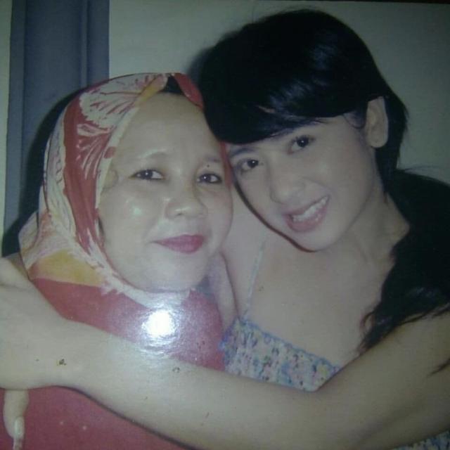 14 Tahun Berlalu Ini 6 Potret Lawas Dewi Perssik Saat Main Sinetron Mimpi Manis Hot Liputan6 Com Episode 1 episode 2 episode 3 episode 4 episode 5 episode 6 episode 7 episode 8 episode 9 episode 10 episode 11 episode 12. main sinetron mimpi manis