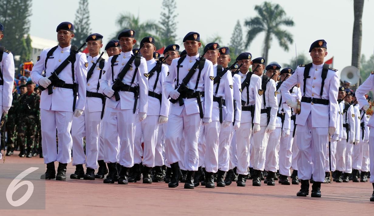 1.664 personel TNI dilibatkan dalam Upacara Serah Terima Jabatan Panglima TNI dari Jenderal TNI Moeldoko kepada Jenderal TNI Gatot Nurmantyo di Mabes TNI Jakarta, Selasa (14/7/2015).(Liputan6.com/HelmiFithriansyah)