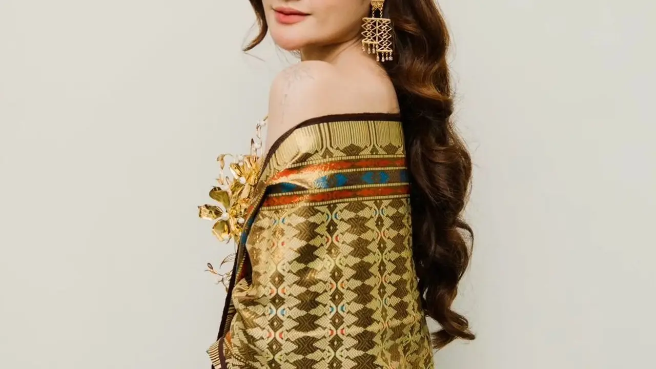 Batik fanny soegi
