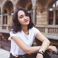 ilustrasi perempuan matang/lermont51/Shutterstock