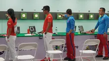 Petembak Indonesia yang turun di nomor 10M Air Riffle Mixed Team Asian Games 2018 di Palembang, Minggu (19/8/2018), gagal ke final. (Bola.com/Riskha Prasetya)
