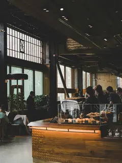 Ilustrasi kafe. (dok. Unsplash/RR Abrot)
