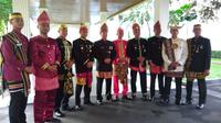 Paspampres berpakaian adat pada upacara HUT ke-72 RI di Istana (Liputan6.com/ Ahmad Romadoni)