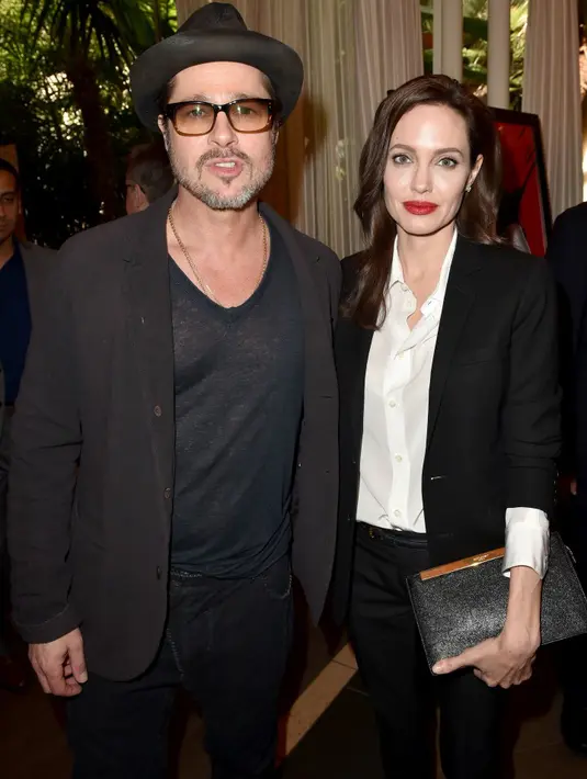 "Itu merupakan pilihan dan keputusan yang dilakukannya. Saya juga tak mau terlalu memberikan pertanyaan. Saya hanya berpikir, itu sangat mengerikan," ujar Brad Pitt. (AFP/Bintang.com)