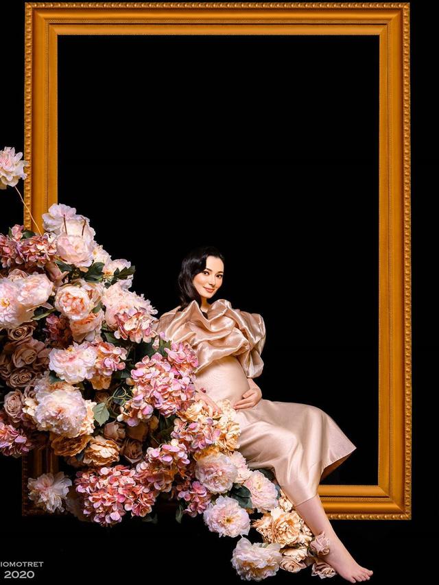 Hamil Anak Pertama, Ini 6 Potret Asmirandah Jalani Maternity Shoot