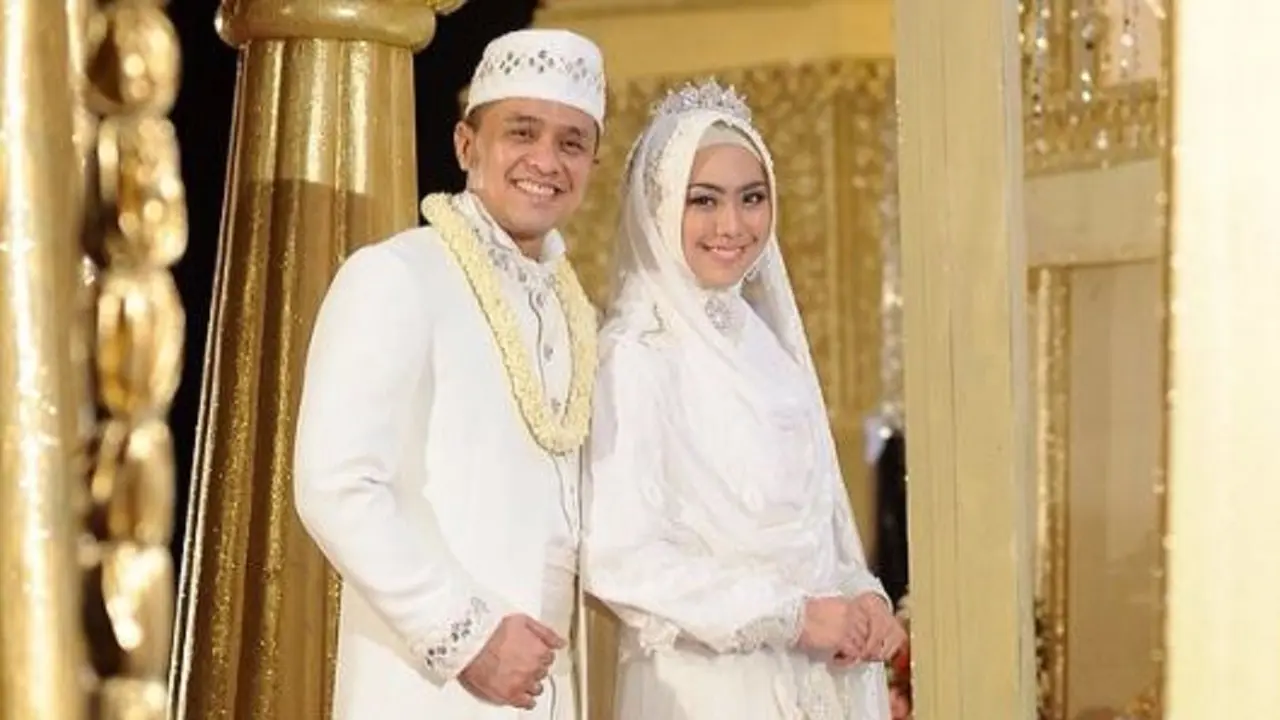 [Bintang] Ory Vitrio dan Oki Setiana Dewi