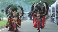 Penampilan Jember Fashion Carnaval di Lippo Village Karawaci. foto: istimewa