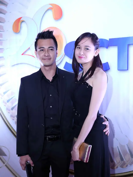 Kedua pasangan ini juga mulai merasa telah cocok dengan pasangan masing-masing. Mesi begitu, Eza belum tau ada target untuk meresmikan hubungannya ke jenjang yang lebih serius. (Nurwahyunan/Bintang.com)