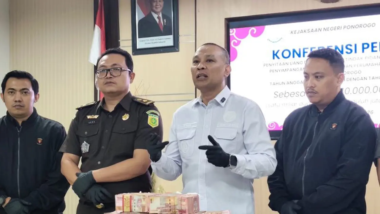 Kejaksaan sita miliaran terkait korupsi tunjangan perumahan anggota DPRD Ponorogo. (Antara)