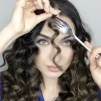 Rambut keriting dengan garpu. (Instagram/beautynmalia).