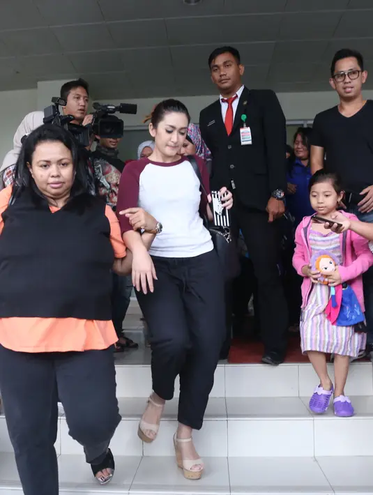 Diakui Nafa, doa untuk Jupe tak henti ia berikan setiap hari. Menurutnya, Tuhan lah yang mengetahui segala hal yang terbaik untuk Jupe. (Nurwahyunan/Bintang.com)