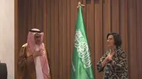 Menteri Keuangan (Menkeu) Sri Mulyani Indrawati menerima kunjungan Duta Besar Luar Biasa dan Berkuasa Penuh Kerajaan Arab Saudi untuk Republik Indonesia H.E. Faisal bin Abdullah Al-Amudi, di kantor Direktorat Jenderal Pajak (DJP). Dok instagram