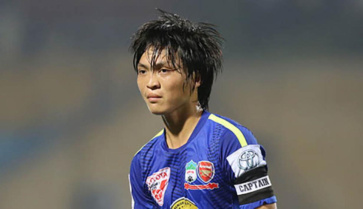 Nguyen Tuan Anh, pemain berusia 20 tahun itu memiliki julukan Pirlo dari Vietnam. (bongdaplus.vn)