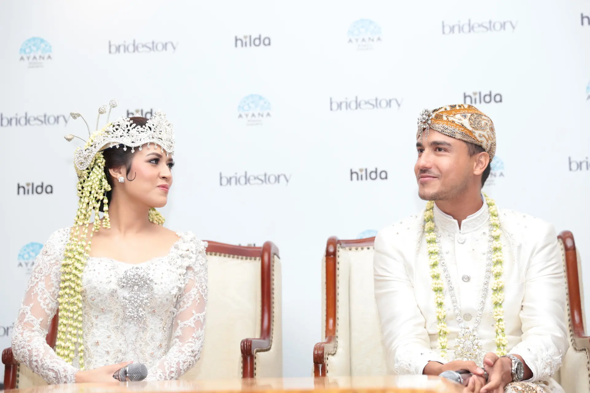 Preskon Pernikahan Raisa - Hamish Daud (Adrian Putra/bintang.com)