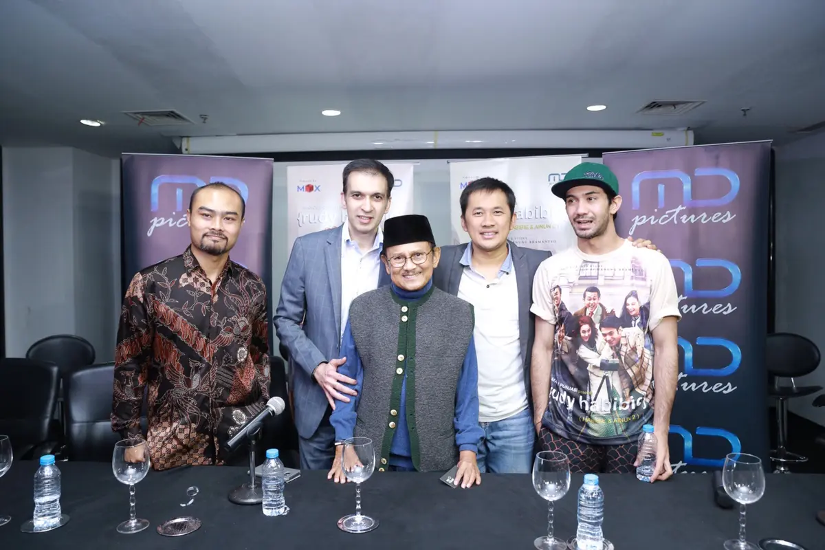 [Bintang] Reza Rahadian