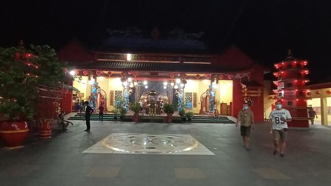Vihara Avalokitesvara Di Kecamatan Kasemen, Kota Serang, Banten, Sepi Dari Perayaan Imlek 2572. (Kamis, 11/02/2021). (Liputan6.com/Yandhi Deslatama).
