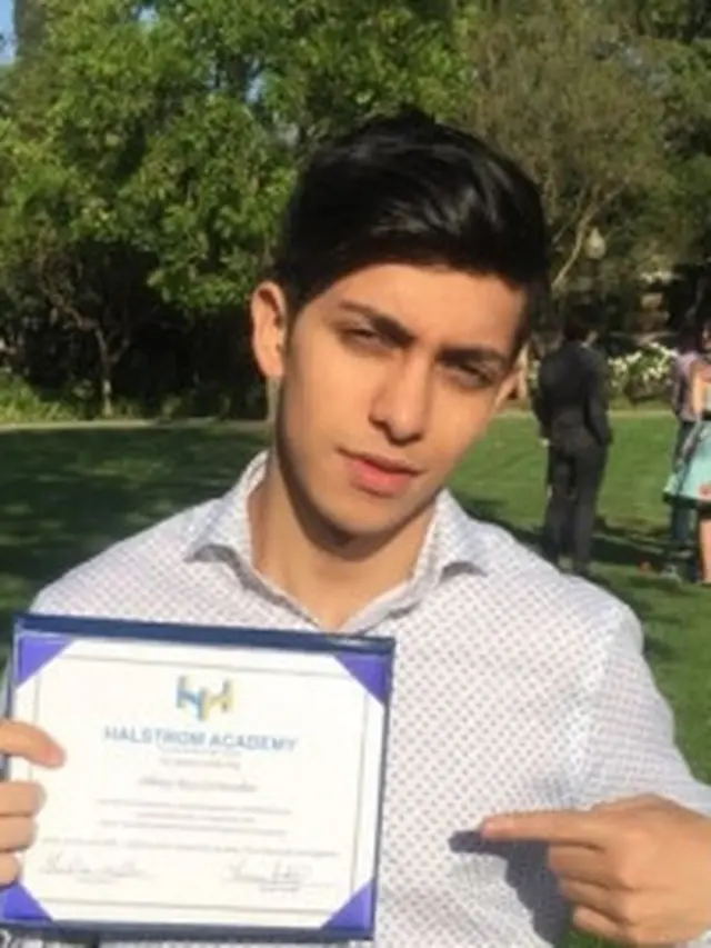 [Bintang] Sarah Azhari