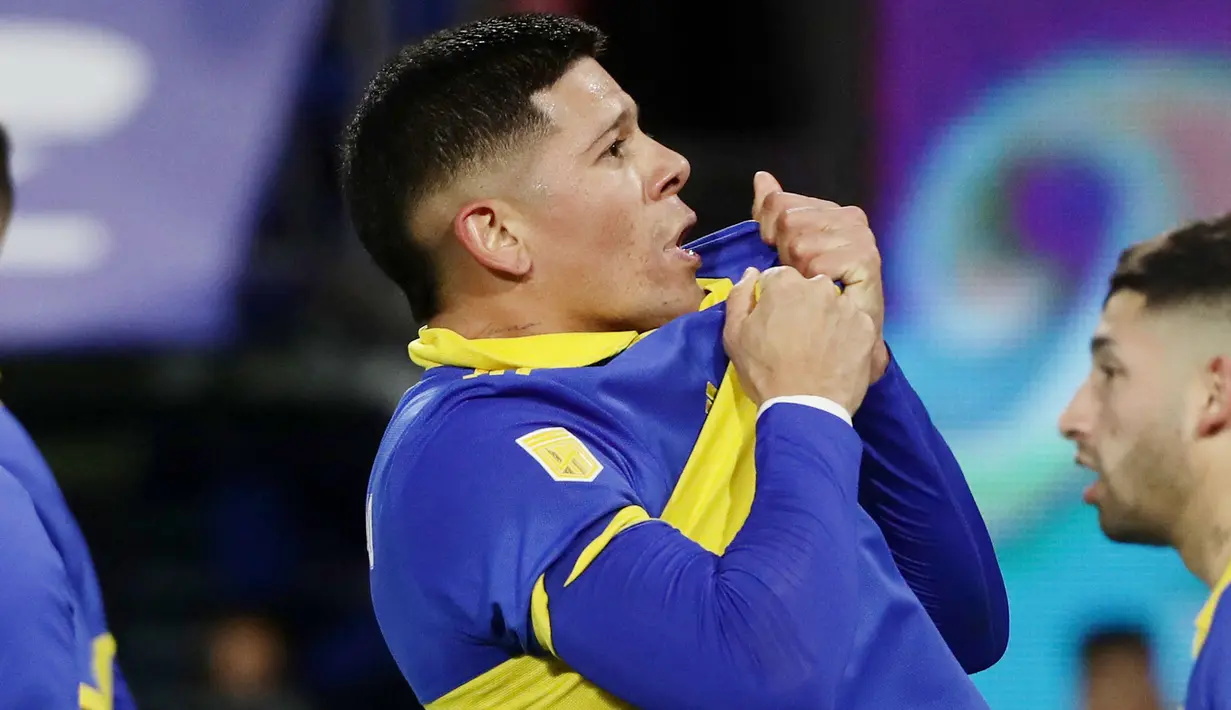 Marcos Rojo seperti telah menemukan kembali performa terbaiknya saat ini. Meski berhasil menjadi pemain andalan dan membawa Boca Juniors juara namun mantan pemain MU ini kalah bersaing dengan eks pemain City yakni Otamendi. (AFP/Alenjandro Pagni)