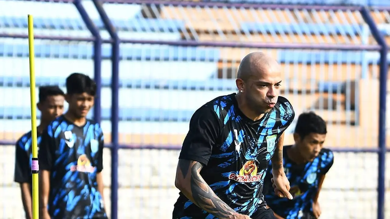 5 Potret Ivan Carlos Saat Latihan Bersama Tim, Striker Persela Lamongan
