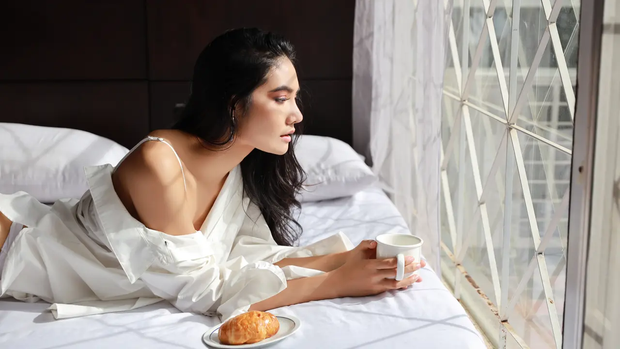 perempuan dan belum melupakan mantan