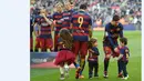 Anak-anak Luis Suarez dan Lionel Messi meramaikan suasana jelang melawan Real Sociedad dalam lanjutan La Liga Spanyol di Stadion Camp Nou, Barcelona, (28/11/2015). (AFP Photo/Lluis Gene)
