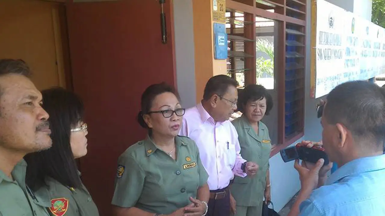Guru SMKN 4 Manado