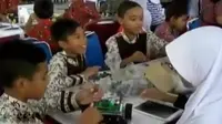Robot-robot Serbaguna dari Tangan Mungil Para Siswa SD Garut