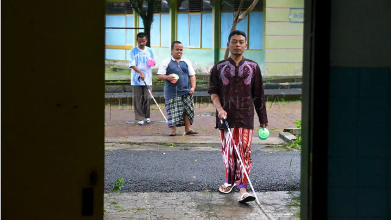Gelap Melihat Dunia, Tapi Melihat Cahaya Surga