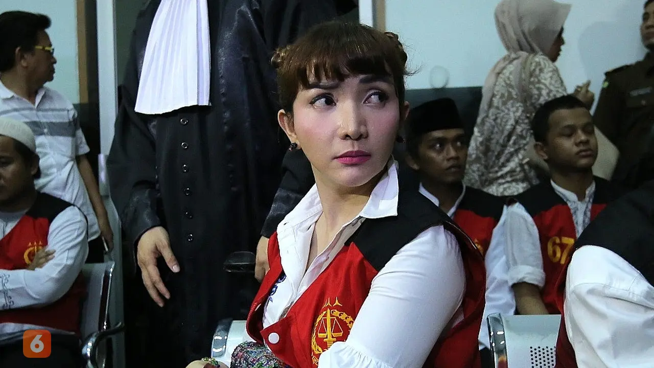 [Bintang] Roro Fitria
