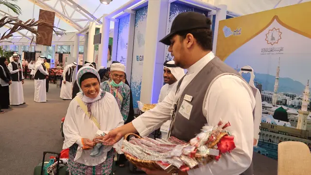 Jemaah Haji Indonesia saat tiba di Layanan Eyab di Bandara Prince Mohammed bin Abdulaziz, Madinah. Darmawan/MCh 2019