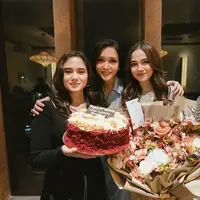 Intip gaya elegan Syifa Hadju dan Tissa Biani (@beril_photo)