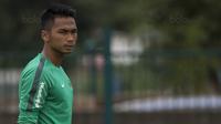 Bek Timnas Indonesia, Bagas Adi, saat mengikuti latihan di Lapangan ABC Senayan, Jakarta, Jumat (19/1/2018). Pemusatan latihan ini dilakukan jelang Asian Games 2018. (Bola.com/Vitalis Yogi Trisna)