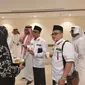 Petugas Penyelenggara Ibadah Haji (PPIH) Arab Saudi saat memantau kesiapan maktab dalam memberikan layanan kepada jemaah haji Indonesia di Kota Makkah. (Liputan6.com/Nafiysul Qodar)