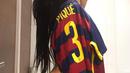 Belum lama ini, Miss Bumbum Brasil Suzy Cortez memamerkan foto seksinya sedang mengenakan Jersey dengan tulisan Gerard Pique. (instagram.com/suzycortezoficial)