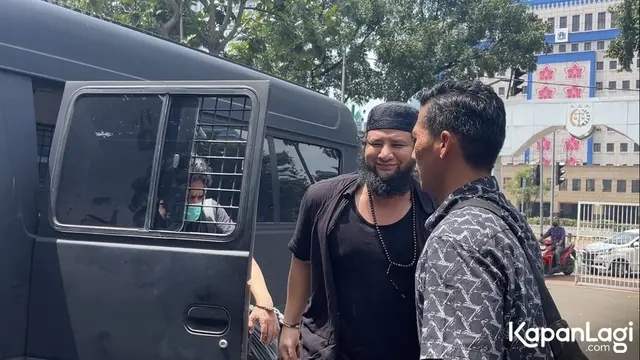6 Potret Ammar Zoni Brewokan Lebat Usai 3 Bulan di Penjara, Berubah Drastis