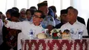 Suasana saat Menkumham Yasonna Laoly (kiri) bersama Menteri Pertahanan Ryamizard Ryacudu launching buku Pedoman Pembinaan Kesadaran Bela Negara Bagi Warga Binaan Pemasyarakatan di LP Klas I Cipinang, Jakarta, Kamis (29/3). (Liputan6.com/JohanTallo)