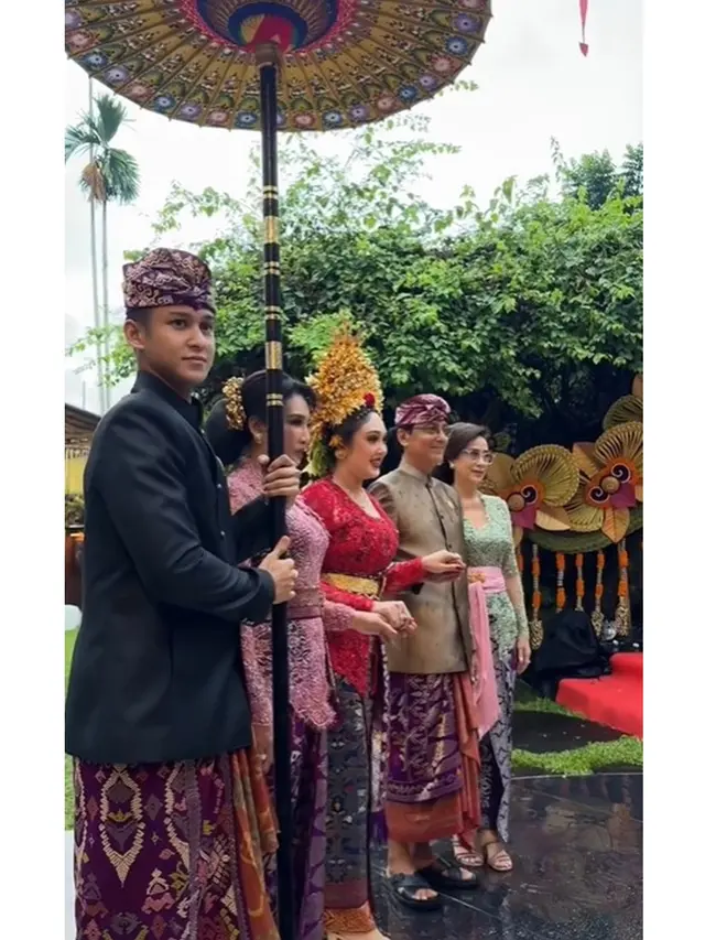 6 Potret Artis Hadiri Pernikahan Kakak Antonio Blanco di Bali, Ada Rionaldo Stokhorst